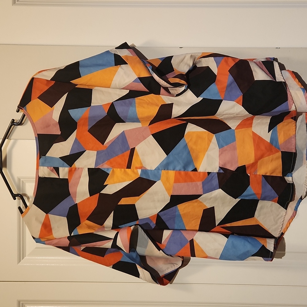Flowy Geometric Top - Picture 2 of 2
